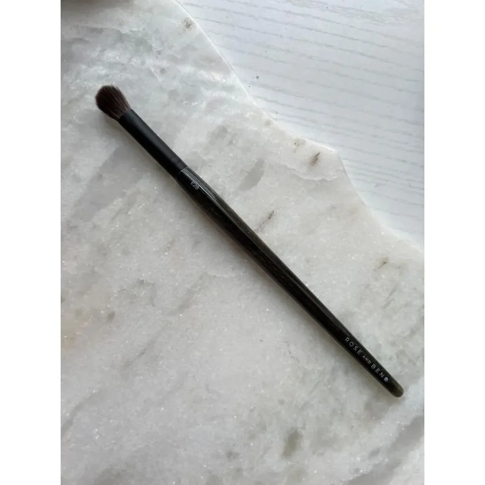 Rose And Ben Beauty E28 Black Multi-Use Shading And Blending Brush